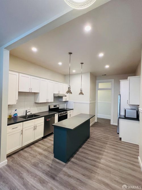 3289 22nd St, San Francisco, CA, 94110-3034 | Card Image