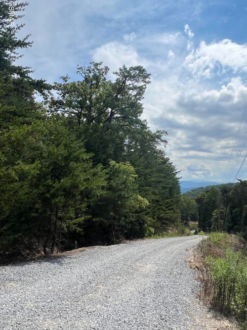 992 Bogard Creek Rd, Cosby, TN, 37722-3401 | Card Image