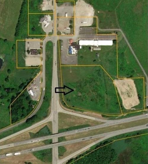 835 Perry Hwy, Mercer, PA, 16137-3537 | Card Image