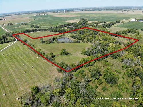2571 250th Ln, Winterset, IA, 50273-8116 | Card Image