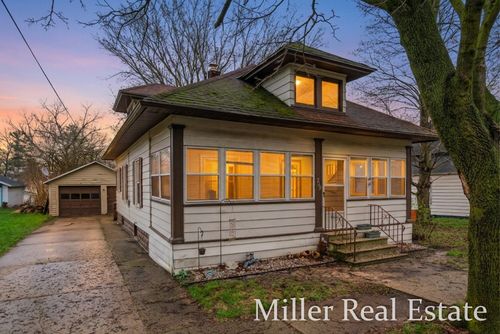 709 Michigan Ave, Hastings, MI, 49058-1425 | Card Image