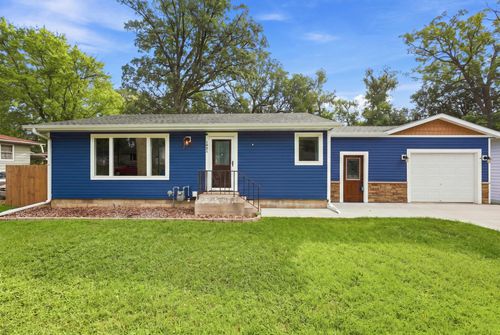 1521 Gary Ave, Detroit Lakes, MN, 56501-4304 | Card Image