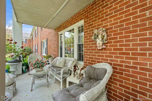unit-153-27557 W Echo Vly, Farmington Hills, MI, 48334-4441 | Card Image