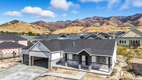 120 N 900 E, Hyde Park, UT, 84318-3586 | Card Image