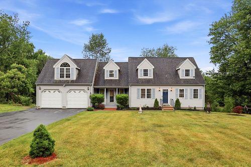 11 Elmwood Dr, Berkley, MA, 02779-1612 | Card Image