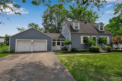 6579 Michael Rd, Orchard Park, NY, 14127-1207 | Card Image