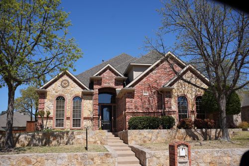7921 Shady Oaks Dr, North Richland Hills, TX, 76182-6739 | Card Image