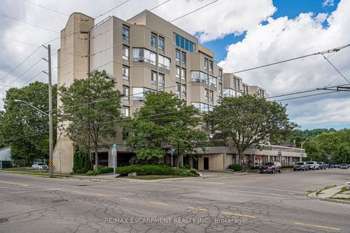 209-10 John St, Hamilton, ON, L9H6J3 | Card Image