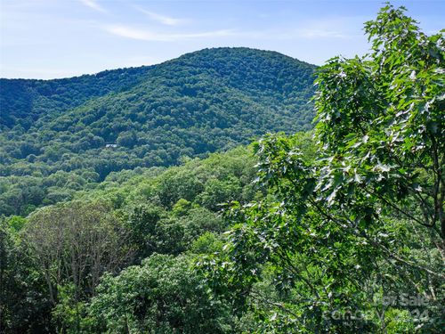 000 Falling Water Dr, Burnsville, NC, 28714 | Card Image