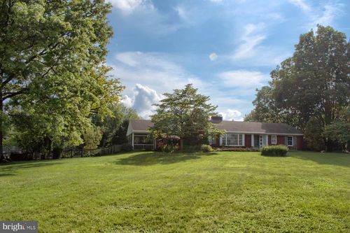195 Fairmount Dr, Lewisburg, PA, 17837-7019 | Card Image