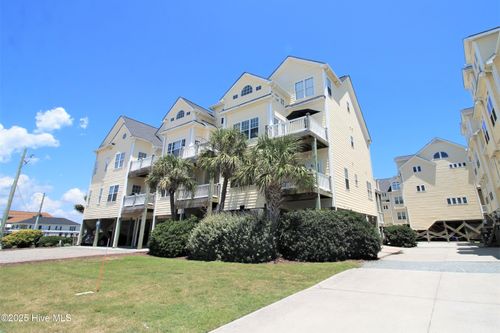 215 Summer Winds Pl, Surf City, NC, 28445-9431 | Card Image