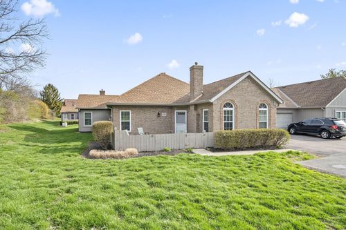 5757 Willow Lake Dr, Grove City, OH, 43123-8839 | Card Image