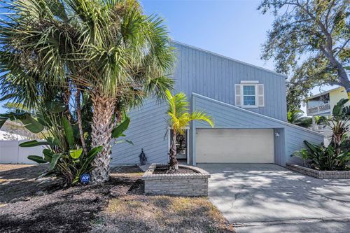 105 Peterson Ln, PALM HARBOR, FL, 34683-1823 | Card Image