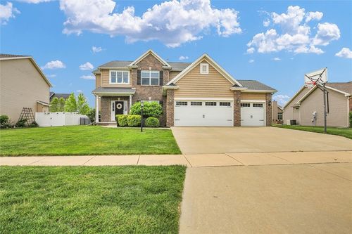 205 Independence Dr, Savoy, IL, 61874-7106 | Card Image