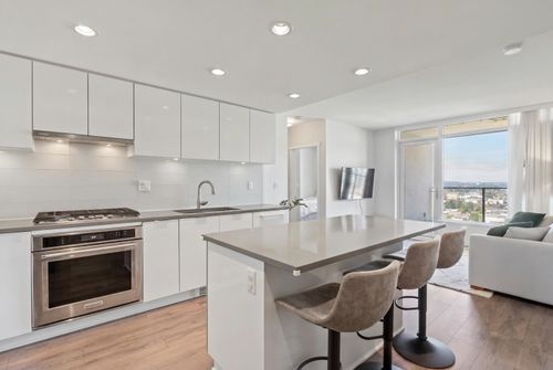 3205-2388 Madison Ave, Burnaby, BC, V5C0K8 | Card Image