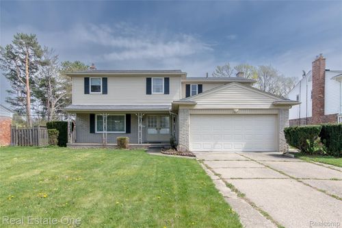 30670 Woodstock St, Southfield, MI, 48076-1260 | Card Image