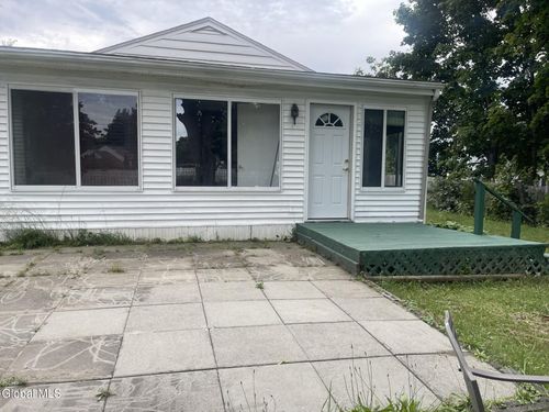 21 Ridgecrest Ave, Latham, NY, 12110-2916 | Card Image