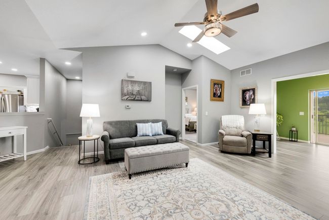 105 Community Dr, Condo with 3 bedrooms, 3 bathrooms and null parking in FALL RIVER WI | Image 11
