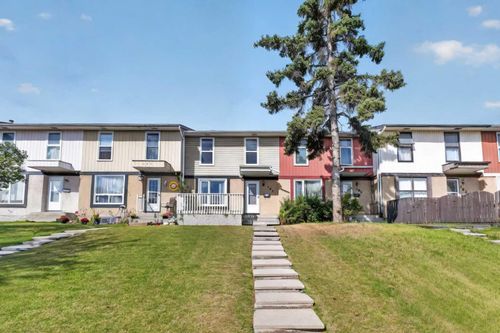 207 Penworth Dr Se, Calgary, AB, T2A5E2 | Card Image