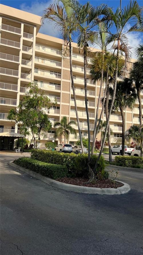 502-2751 N Palm Aire Dr, Pompano Beach, FL, 33069-3400 | Card Image
