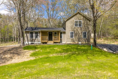 24 Farmingdale Ln, Bloomingburg, NY, 12721-2927 | Card Image