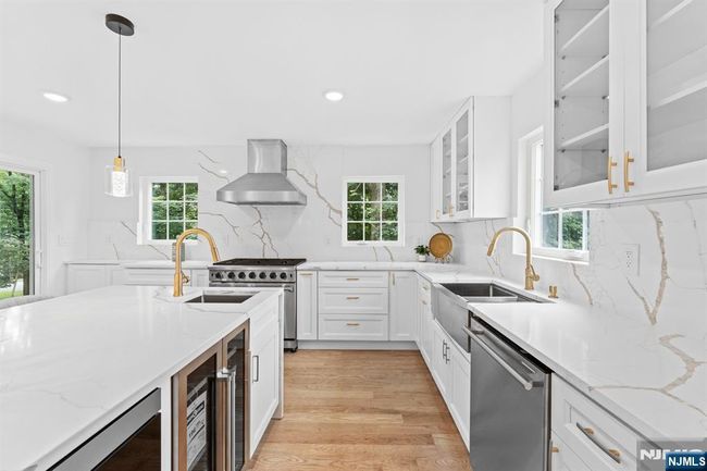 286 Squaw Brook Rd, House other with 5 bedrooms, 5 bathrooms and null parking in North Haledon NJ | Image 16