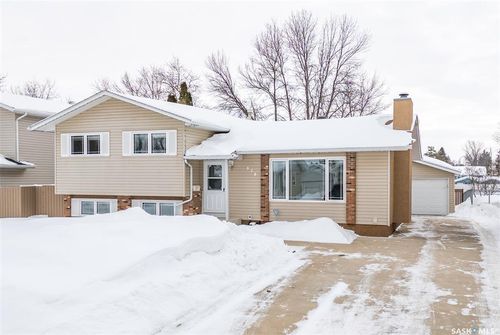 979 Sanderson Cres, Prince Albert, SK, S6V6L2 | Card Image