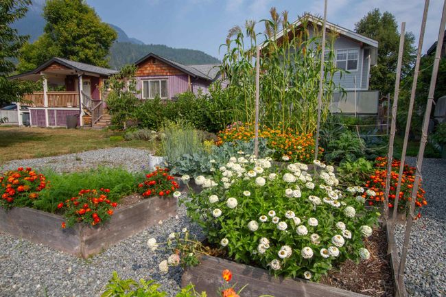 39761 Government Road, House other with 4 bedrooms, 3 bathrooms and null parking in Squamish BC | Image 28