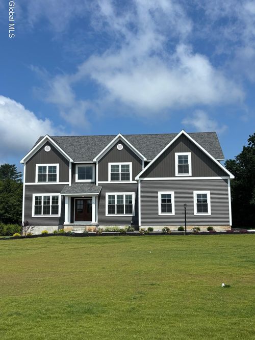 29 Eastpointe Dr, Saratoga Springs, NY, 12866-6543 | Card Image