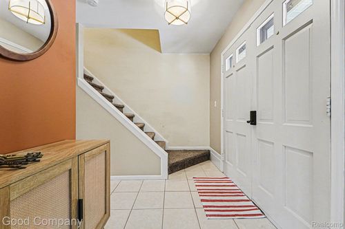 23252 Robert John St, Saint Clair Shores, MI, 48080-2609 | Card Image