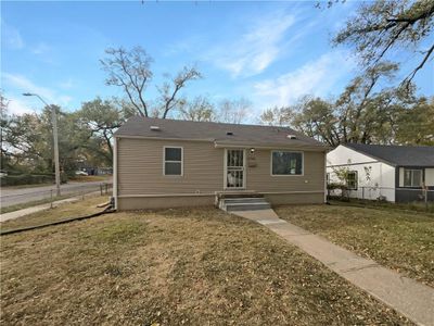 6744 Agnes Avenue, House other with 2 bedrooms, 1 bathrooms and null parking in Kansas City MO | Image 1