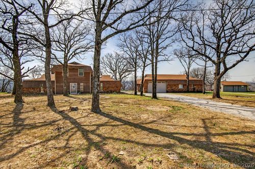3801 E Mountain Rd, Bartlesville, OK, 74003-6946 | Card Image