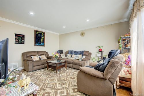 106 Soifer Ave, N Bellmore, NY, 11710-2722 | Card Image