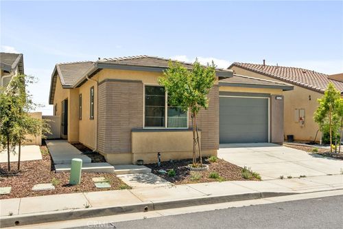 1649 Spring Run Ln, Beaumont, CA, 92223-3487 | Card Image