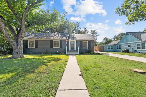 1707 Lexington St, Taylor, TX, 76574-1562 | Card Image