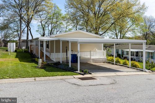 28 Cedar St, MANCHESTER, PA, 17345-1324 | Card Image