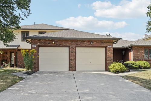 3187 Parkview Cir, Grove City, OH, 43123-1863 | Card Image