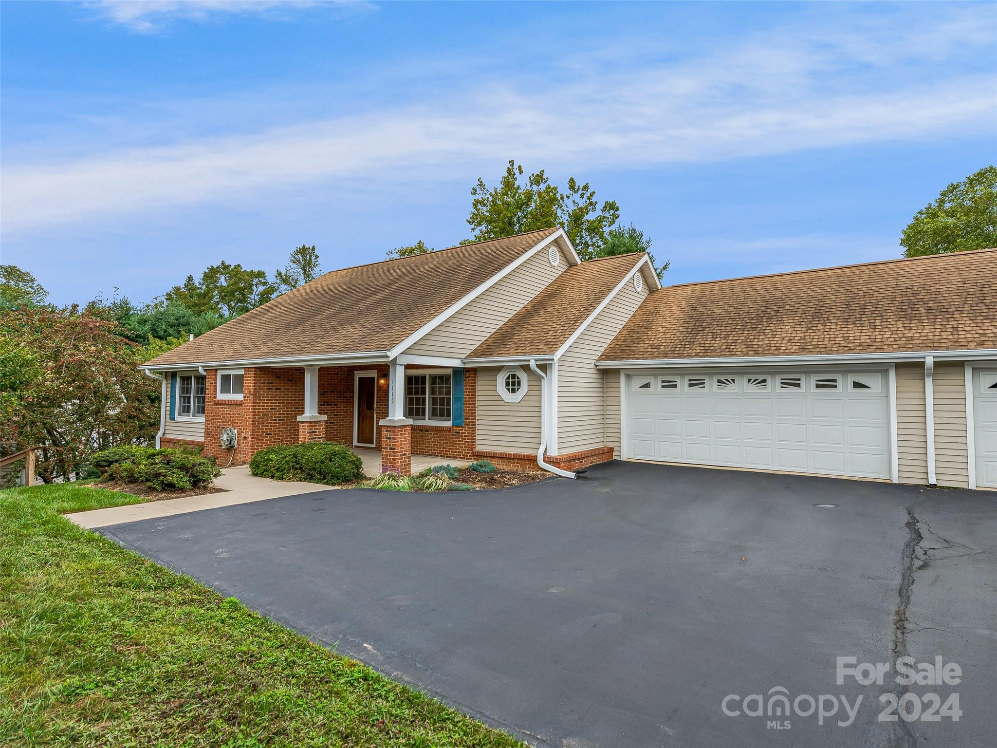 Citation Cir, Hendersonville, NC 28739