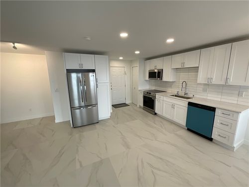 apt-5c-33 Bullocks Point Ave, Riverside, RI, 02915-5374 | Card Image