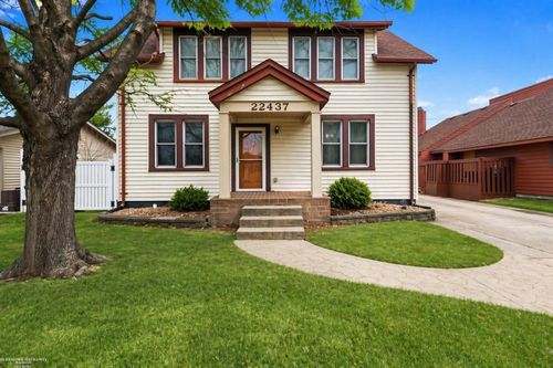 22437 Milner St, Saint Clair Shores, MI, 48081-2078 | Card Image