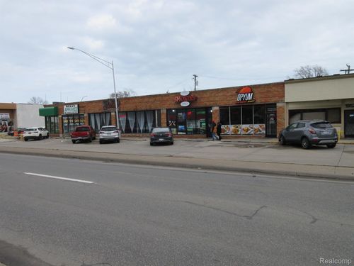 19528 Kelly Rd, Harper Woods, MI, 48225-1912 | Card Image