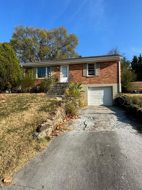 4783 Showalter Rd Nw, Roanoke, VA, 24017-2031 | Card Image