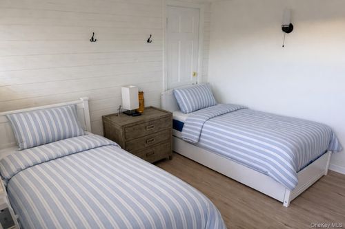 14-78 E Bayview Ave, Ocean Beach, NY, 11770-2018 | Card Image