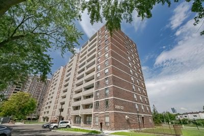 1003 - 3120 Kirwin Ave, Condo with 2 bedrooms, 1 bathrooms and 1 parking in Mississauga ON | Image 2