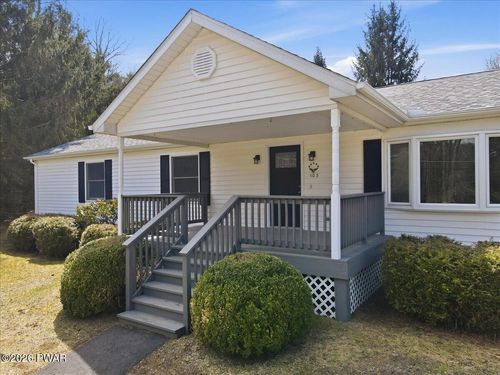 103 S Sterling Rd, South Sterling, PA, 18460-8016 | Card Image