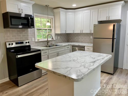 819 Markwell Dr, Matthews, NC, 28105-5715 | Card Image