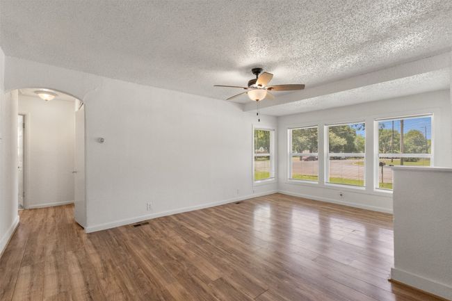 1305 Anthony St, House other with 3 bedrooms, 2 bathrooms and null parking in Gainesville TX | Image 5