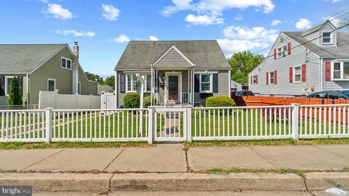 18 N Hawthorne Rd, MIDDLE RIVER, MD, 21220-4727 | Card Image