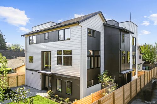 326 Nw 80th St, Seattle, WA, 98117-4028 | Card Image