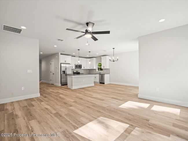 14448 Chimney Swift Rd, House other with 4 bedrooms, 2 bathrooms and null parking in WEEKI WACHEE FL | Image 11